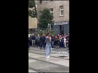 WIEN FAVORITEN. ---- NEILREICHGASSE- ECKE QUELLENSTRASSE