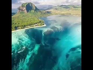 Это подводный водопад Маврикий