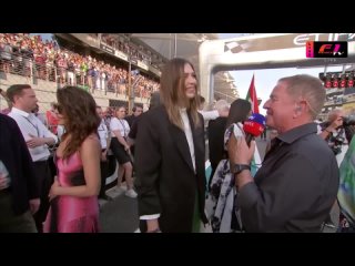 😊Интервью Марии Шараповой Мартину Брандлу на стартовой решётке Гран-при Абу-Даби!