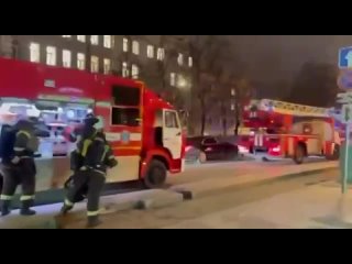 Пожар в центре Москвы на Неглинной рядом с Сандуновскими банями.