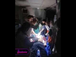 Врачи крупнейшей в Газе больницы вынуждены проводить операции при свете фонариков