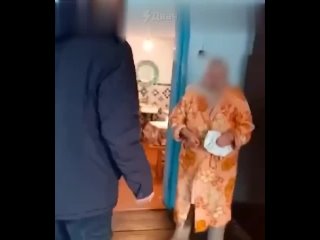 В Новосибирской области ублюдки проникли в дом одинокой пенсионерки и пугали её, требуя деньги