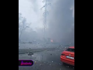 Видео из Киева — иностранный гражданин показывает последствия ударов по складским помещениям