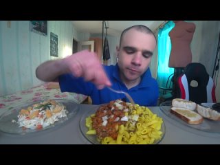 МУКБАНГ  НАРЕЗКИ ЛУЧШЕЕ ПАСТА / МАКАРОНЫ / КИЛЬКА В СОУСЕ / САЛАТ / EATING Mukbang АСМР 29. 12. 2023