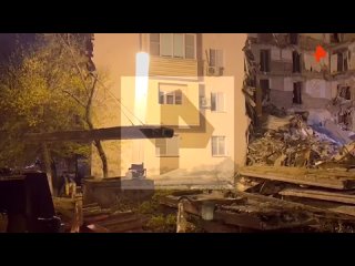 Спасатели продолжают разбор завалов на месте обрушения подъездов в Астрахани