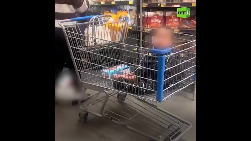 A shocking scene unfolded in the USA as shoppers witnessed a distressing scene. With sub zero temperatures