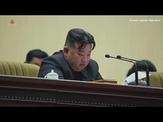 В День матери Ким Чен Ын расплакался во время выступления перед женщинами КНДР с просьбой рожать побольше детей