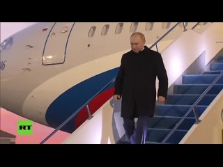 🇰🇿🇷🇺🇫🇷 Quand Poutine arrive au Kazakhstan, c’est le président Kassym-Jomart Tokaïev qui se déplace pour aller l’accueillir. Une
