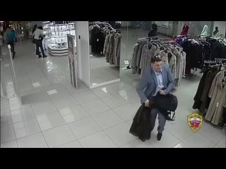 В Москве мамкин бизнесмен спиздил шубу в магазине и продал её на стороне за 230 000 рублей, деньги он сразу потратил.