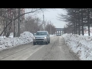 Как чистят Челябинск от снега и колейности