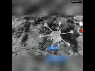 Крутые кадры воздушного боя “тараном“: наш дрон-разведчик не позволил украинской “Баба Яге“ с полным