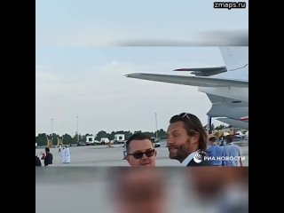 Пилотажная группа “Русские витязи“ выступила на международном авиасалоне Dubai Airshow