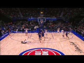 Patrick Beverley and Isaiah Stewart have to be separated during pregame
