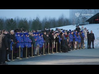 ВВП и АГЛ (2) на церемонии открытия Мемориала в память о мирных жителях СССР ()
