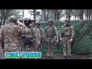 Военнослужащим разведывательных подразделений Ивановского гвардейского соединения ВДВ, отличившимся в ходе проведения специально