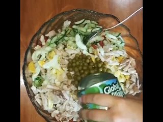Салат с капустой и курицей