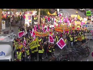 Hundreds of medical workers strike for higher wages in Erlangen, Germany