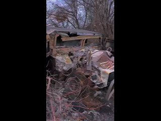 Еще один уничтоженный в зоне проведения СВО украинский бронированный армейский автомобиль Humvee американского производства