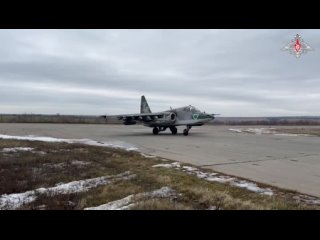 🇷🇺✈🚀 Экипажи Су-25СМ нанесли огневое поражение по скоплению личного состава и легкобронированной техники ВСУ
