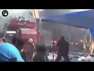 🇮🇱 ️🇵🇸 ️Momento cuando el Bulldozer(topadora) está pasando encima de los refugiados frente al hospital