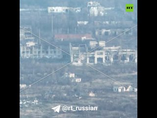 Военкор RT Влад Андрица показал, как бойцы ОДШБр «Ветераны» штурмуют промзону на Южно-Донецком направлении