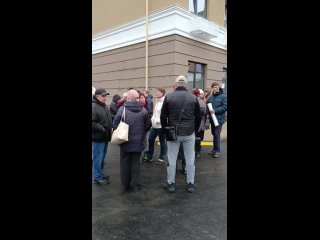 Жильцы снесенного дома в Приморском районе Мариуполя вышли на протестную акцию