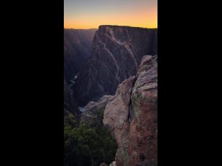 Рассвет с видом на потрясающий каньон в штате Колорадо