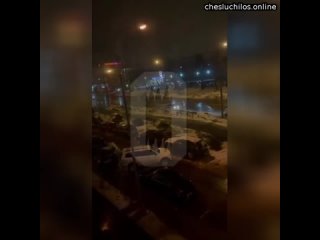 Автомобилисты хотят линчевать нервного соседа, разбившего больше десятка машин в московском дворе  Н