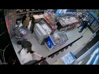 «Покупателю ножом попали в подбородок»: в магазине Ставрополя произошло нападение