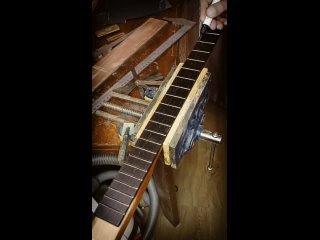 Шлифовка / полировка ладов гитары из Сигарной Коробки