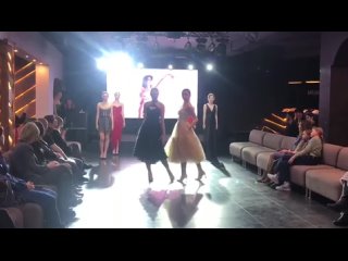 Русский силуэт 2023 - показ вечерних платьев от Юлии Калмыковой