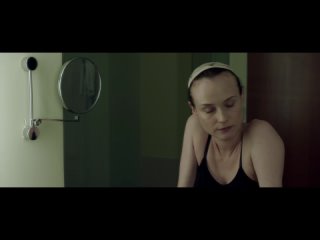 Диана Крюгер (Diane Kruger) голая в фильме Связной (2019)
