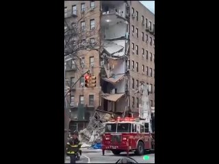 В Бронксе произошло частичное обрушение здания