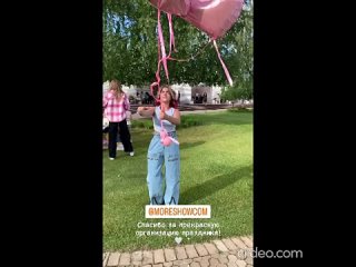Ани Лорак засняла, как дочка от турецкого бизнесмена оторвалась с подругами: с яркими волосами и в модных джинсах (видео)
