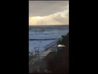 Footage of the strongest storm in Crimea - wind speed reached 144 km/h