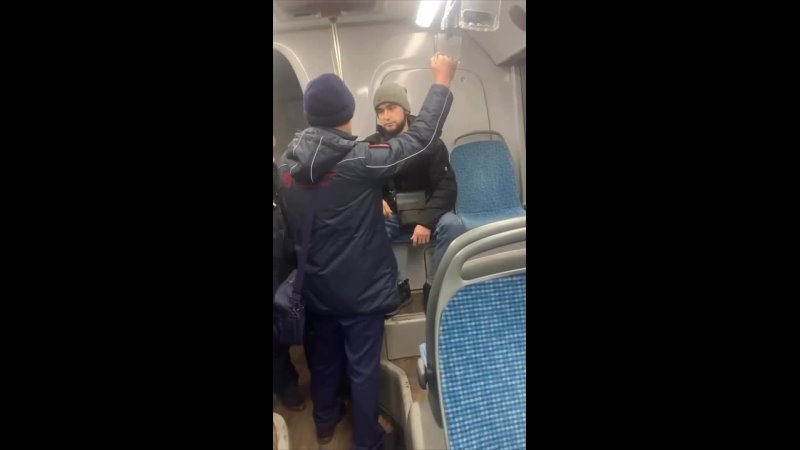 🚌 В автобусе т63, Выхино - метро Таганская, контролеры поймали безбилетника