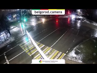 В Белгороде произошла очередная авария из-за пересечения перекрестка на красныйНа перекрестке улицы Буденного и Бульвара Юност