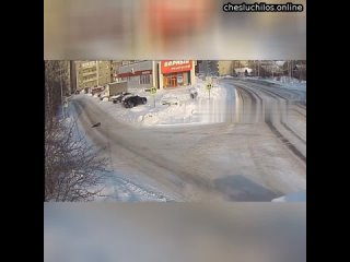 В Свердловской области водитель огромного внедорожника выбил жёсткий страйк из школьника  Дело было