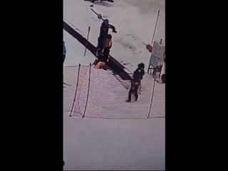 На горнолыжном курорте в Челябинской области подъёмник едва не убил маленького ребёнкаМеханизм фуникулёра на горнолыжном курор