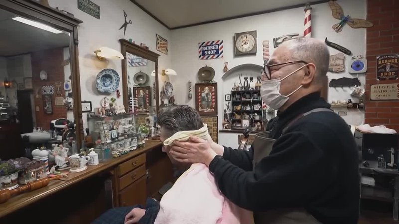 One of a Kind Japanese Grooming: Shave Vintage Massage in Japans Only Barbershop
