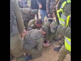 13 #israHELLis, including a #reserve #soldier, were arrested during their demonstration at the Karam Abu Salem crossing.