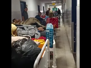 ▶️‼️Está es la situación actual en el hospital Naser. Los pacientes han Sido trasladados a lo pasillos luego de que la infraestr