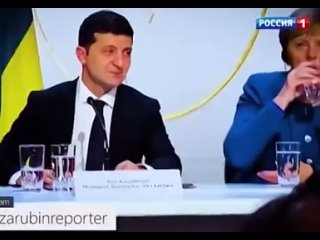 Зеленский смеется над речью Путина о Донбассе.