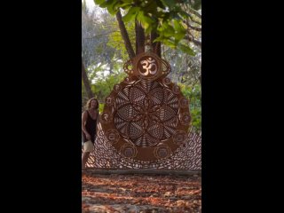 Можно внушить людям, что счастье нужно искать и они никогда его не найдут в себе 🤷🏼♀и прежде чем они поймут правду... - Юлия Аникина