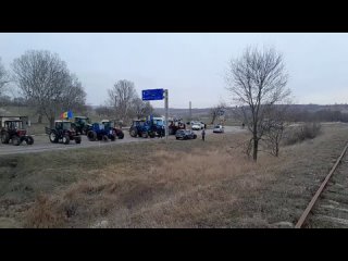 🇲🇩 Les agriculteurs moldaves bloquent le poste de contrôle frontalier de Leuseni-Albitsa avec la Roumanie pour la troisième jour