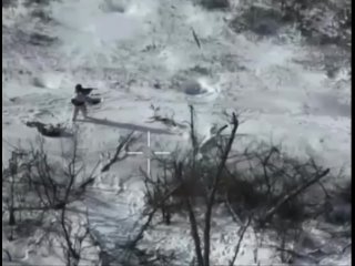 Ресейлік 1-ші Донецк армия корпусының жауынгері өзіне қарсы ұшып келе жатқан камикадзе-дроннан бас сауғалап үлгерді