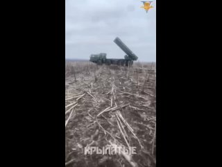 Images rares du fonctionnement du système de fusées à lancement multiple Tornado-S des forces armées russes