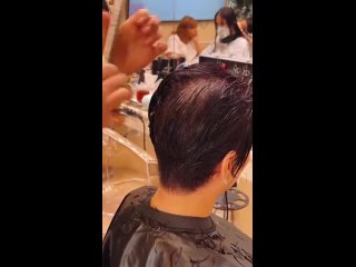 null - Short haircut for women in barbershop 💈｜ Pixie haircut