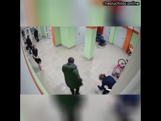 В Тюмени двое пьяных мужчин избили 16-летнего подростка и его подругу из-за кадетской звезды на шапк