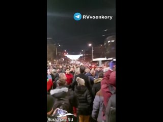 🇧🇬🤝🇷🇺 “¡Fuera OTAN!” Continuación de las protestas en Sofía: mil personas protestaron contra el desmantelamiento del monumento a